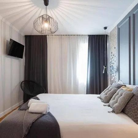 Airport Charming By Lovelystay Apartman