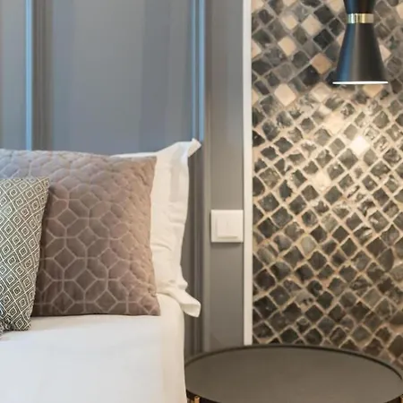 Airport Charming By Lovelystay *